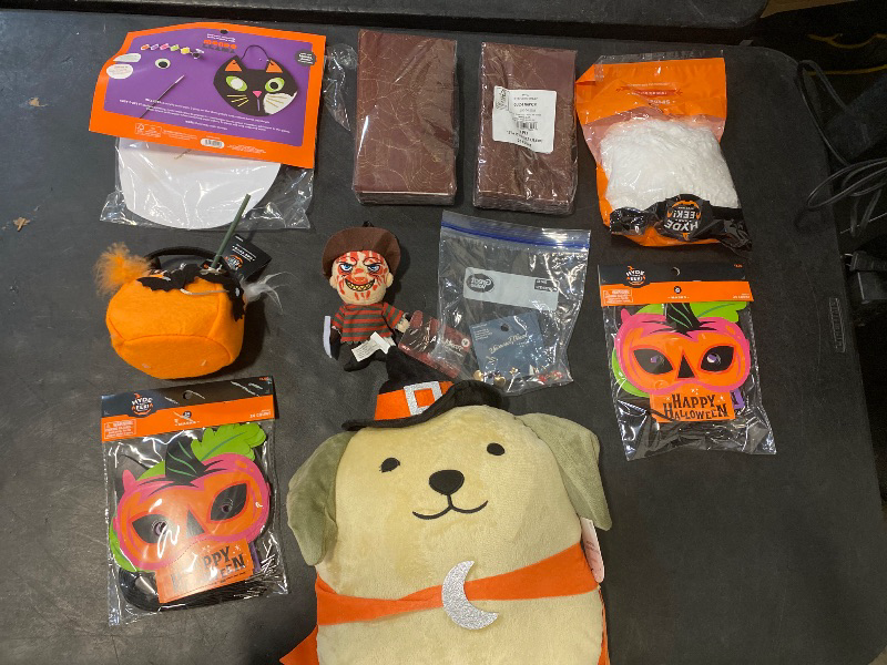 Photo 1 of 10 Halloween items/decor 