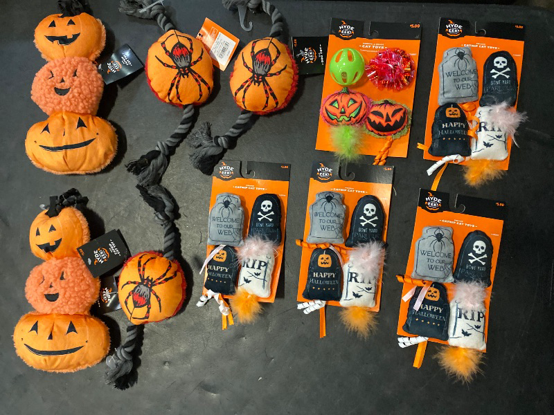Photo 1 of 10 Halloween cat toys 