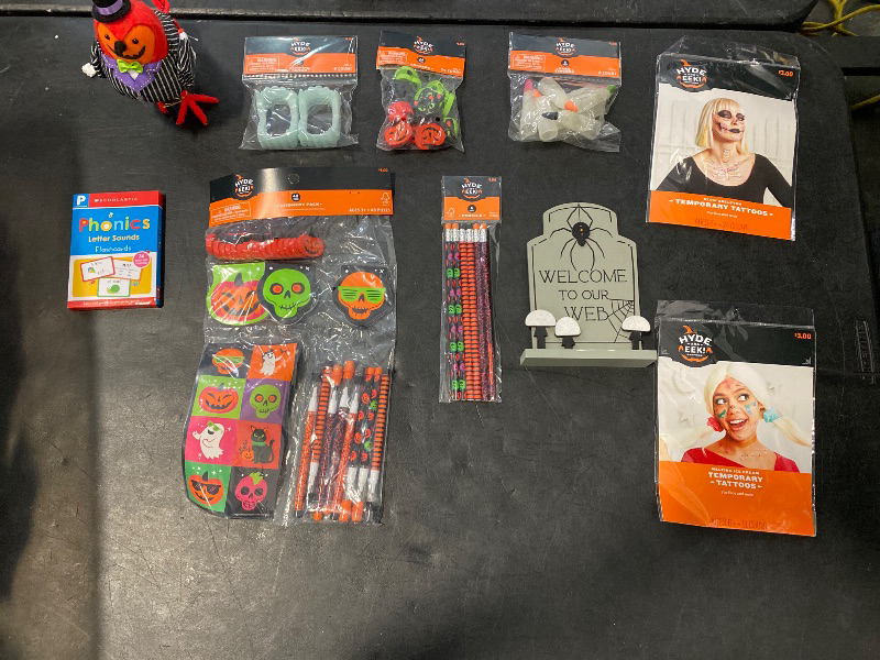Photo 1 of 10 Halloween items/decor 