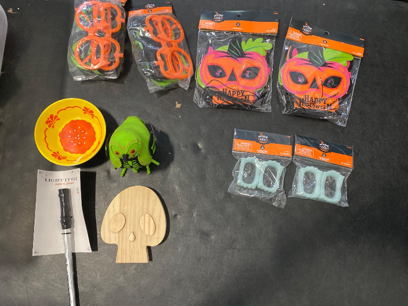 Photo 1 of 10 Halloween items/decor 