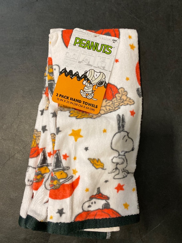 Photo 1 of 2 pack Peanuts Halloween White Hand Towels