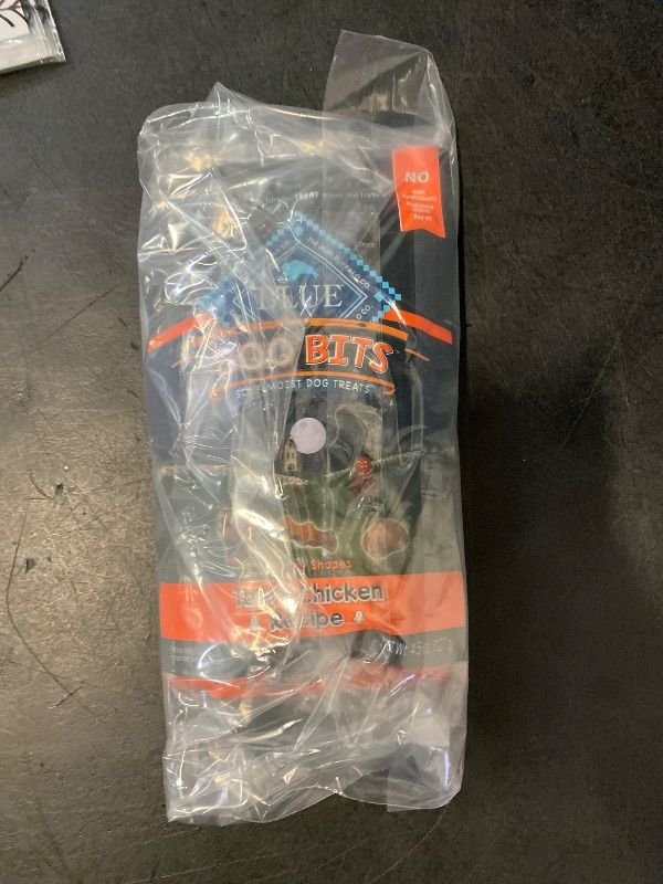 Photo 1 of 2 pack Blue Buffalo Boo Bits Soft & Chewy Halloween Dog Treats Tasty Chicken Recipe 4.5-oz. Bag

