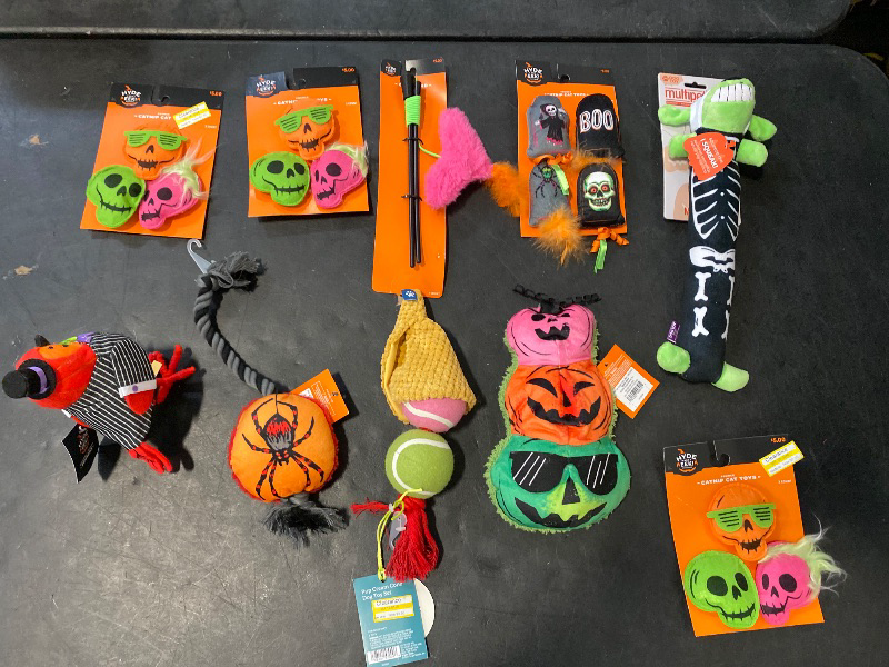 Photo 1 of 10 Halloween cat toys 