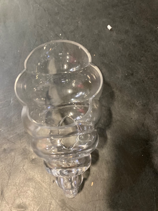 Photo 1 of Snail Shaped Glass Salad Storage Holder Elegant Tableware for Desserts Fruits Hand-blown Transparent Bowl for Casual Dining Formal Events Chic Practical Food Serving Container