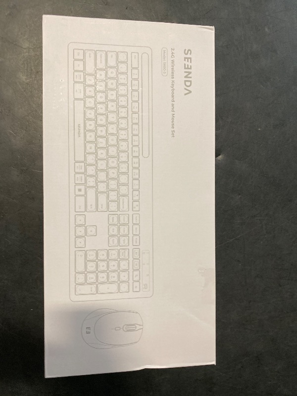 Photo 1 of seenda White Wireless Keyboard and Mouse for Mac, USB A & Type C Receiver, Full-Size Wireless Keyboard with Phone Holder Compatible for MacBook/Air/Pro Windows Computer/Desktop/Laptop