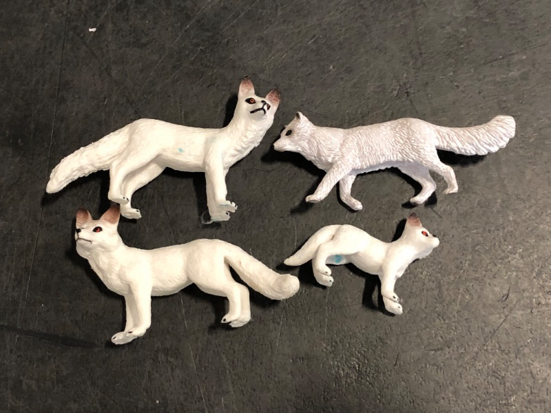 Photo 1 of * Missing Larger Howling Wolf**  5Pcs Fox Animal Figures Set Mini Animals Model Toy Realistic Arctic Fox Wolf Figures for Cake Topper/Garden Landscape Decor,Educational Toys,Party Supplies or Gifts