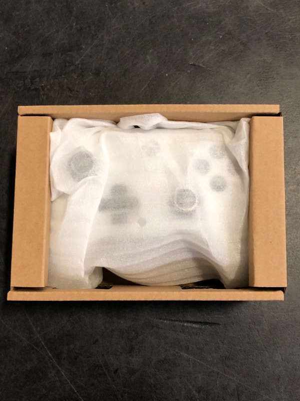 Photo 1 of 8Bitdo Ultimate Wired Controller for Xbox, Hall Effect Joysticks and Hall Triggers, Compatible with Xbox Series X|S, Xbox One, Windows 10 & Windows 11 - Officially Licensed (White)