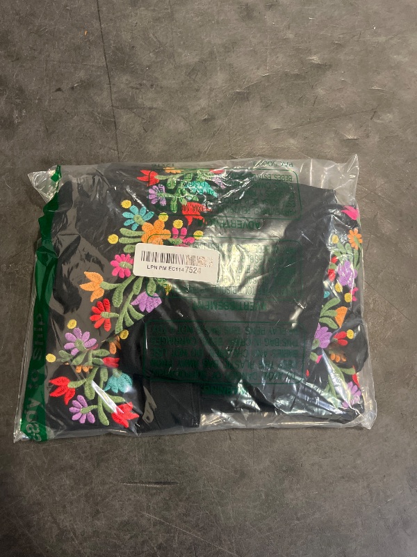 Photo 1 of SIZE XL Mexican Shirts for Men Traditional Embroidered Guayabera Button Up Short Sleeve Dress Shirt for Fiesta Cinco de Mayo Outfit Authentic Camisa Style para Hombre Mexico Black Floral 