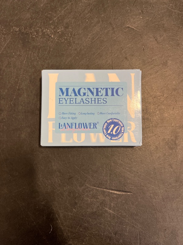 Photo 1 of Magnetic Eyelashes with Applicator Reusable Natural Look Magnetic Eyelashes without Eyeliner No Glue Needed Lashes with Magnets Cat Eye False Eyelashes by Lanflower