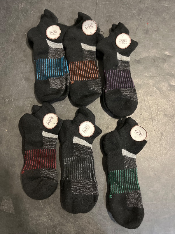 Photo 1 of (M) Anlisim Merino Wool Quarter Hiking Socks Compression Warm Thermal Winter Thick Cushion Running Moisture Wicking No Show Socks Gifts Stocking Stuffers for Women Men 6 Pairs(Black,M)