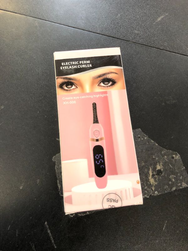 Photo 1 of Electric Eyelash Curler with LED Display 3 Temp Settings