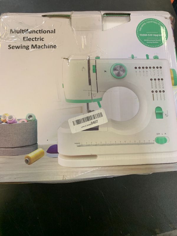 Photo 1 of Weaving everything: Beginner sewing machine9932