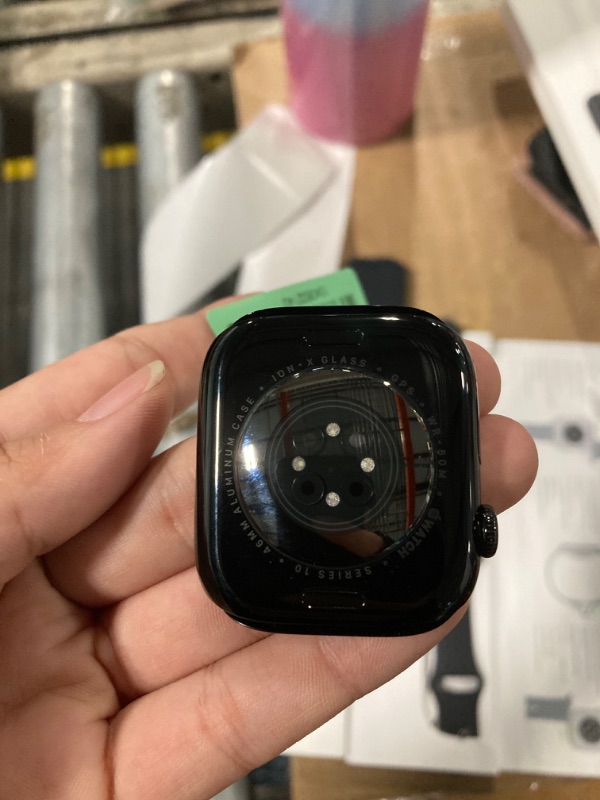 Photo 1 of ***scratch on the screen, ICLOUD LOCKED***Apple Watch Series 10 [GPS 46mm case] Smartwatch with Jet Black Aluminium Case with Black Sport Band - M/L. Fitness Tracker, ECG App, Always-On Retina Display, Water Resistant
***scratch on the screen, ICLOUD LOCK