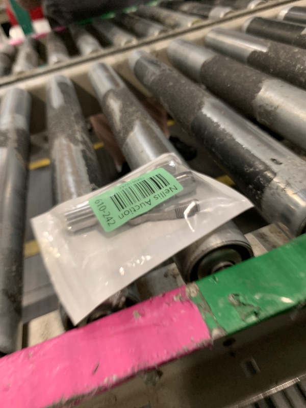 Photo 1 of Grease  Coupler Grease Gun Tips,Quick Lock Double Handles Grease Gun Tip with 6 Thickened Claws,Rated 12,000PSI,Compatible with All Grease Guns,Suitable for Automobiles Ships Farm Machinery Etc.