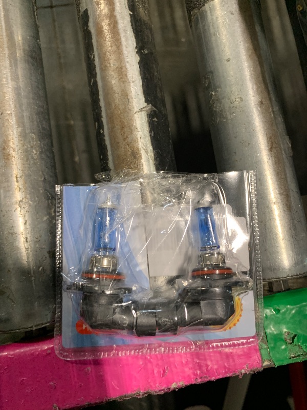 Photo 1 of NEWBROWN 9006 Headlight Bulbs 9006 HB4 Halogen Bulb 5000K Super White Light Long Life Replacement P22D 12V/51W (9006/HB4, 2 Pack)