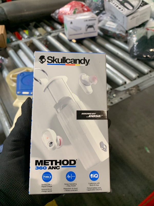 Photo 1 of ******One of the earbuds doesn't work****Skullcandy Method 360 ANC Wireless Earbuds, Sound by Bose, Bluetooth Headphones, Premium Noise Cancelling, Up to 40 Hrs Battery, Sweat and Water Resistant, Microphone for iPhone Android - Bone