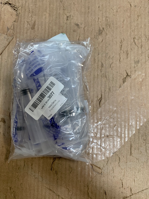 Photo 1 of 10 PCS Baby Bird Feeding Syringe with 5 PCS 12ml Curved Tip Syringes, 5 PCS 10ml Syringes and 5 PCS 12cm Soft Feeding Tube, Feeding Tool for Small Animals, Pet Feeding Tool, Pet Syringe