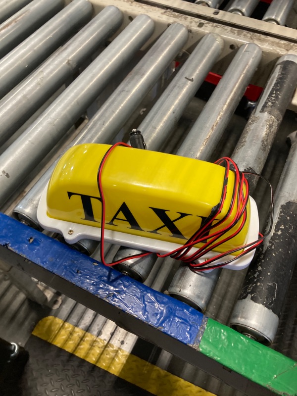 Photo 1 of 12V LED WhiteLight Magnetic Taxi Sign Roof Top Car Super Bright Light Lamp with 3 Meter Power Plug Line Compatible with Driver Practitionersh (Optional Type: with Sign, Case Color: Yellow)
