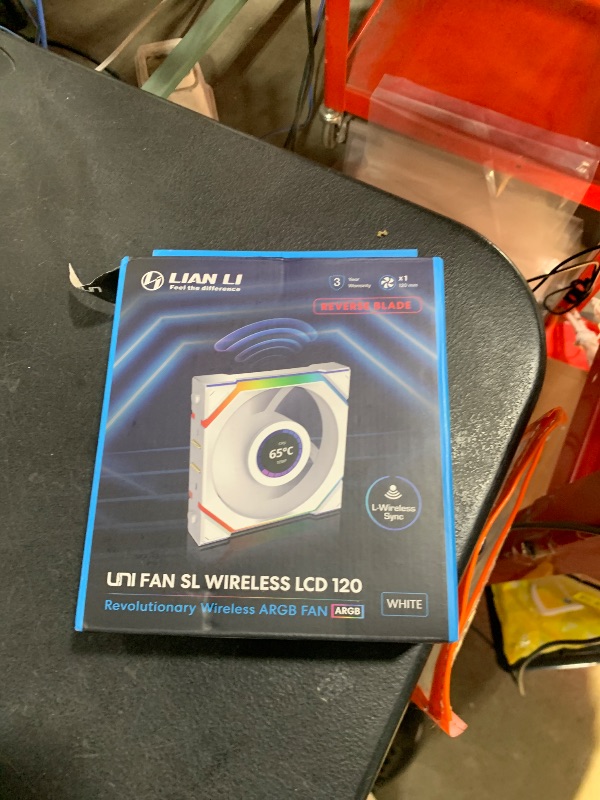 Photo 1 of Lian Li UNI Fan SL - LCD Wireless 120 (Reverse Blade) - ARGB Fan - 1.6" LCD Display - 2.4 GHz Wireless Signal for RGB & Fan Control - Controller NOT Included & Required - White (12RSLLCD1W1W)