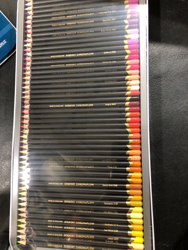 Photo 3 of Derwent Chromaflow Pencils, Set of 150 in Tin, 3.5mm Round Core, Premium Core Strength, Blendable with Smooth Texture, Ideal for Drawing, Coloring & Layering, Professional Quality (2306263)