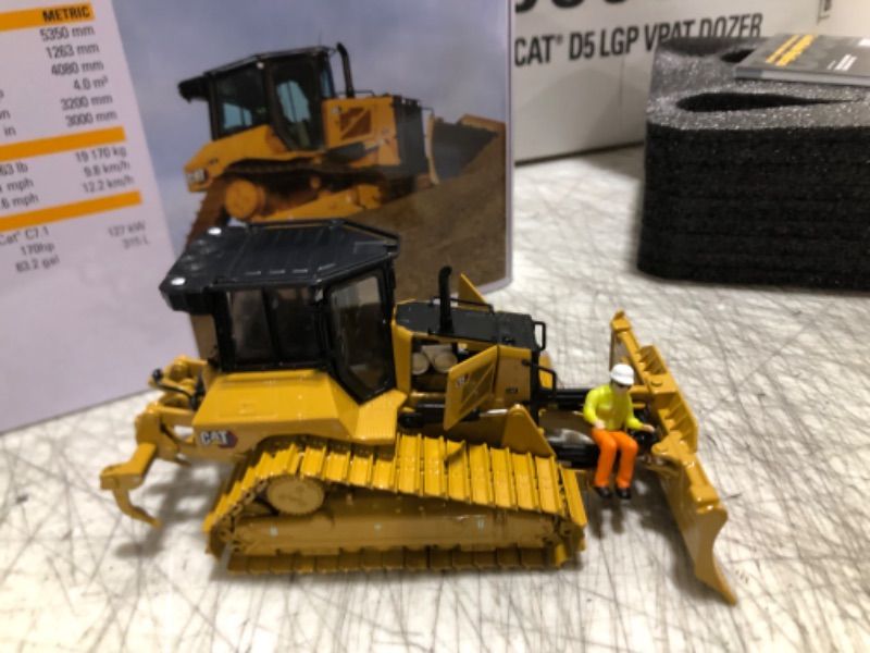 Photo 2 of Caterpillar D9T Track Type Tractor High - 1/50 Scale