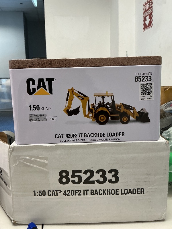Photo 1 of Diecast Masters 1:50 Scale Caterpillar 420F2 IT Backhoe Loader, High Line Series Cat Trucks & Construction Equipment Model 85233