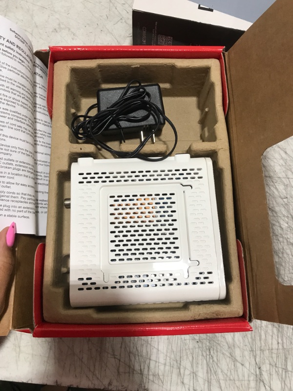 Photo 1 of ARRIS (SB8200) - Cable Modem - Fast DOCSIS 3.1 32x8 Gigabit Cable Modem , Approved for Comcast Xfinity, Cox, Charter Spectrum, & more | 1 Gbps Max Internet Speed, 4 OFDM Channels