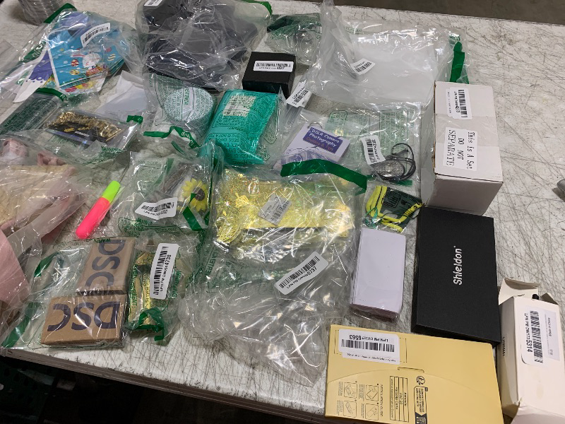 Photo 1 of BAG LOT. MISC. ITEMS
---FINAL SALE / NO RETURNS ---