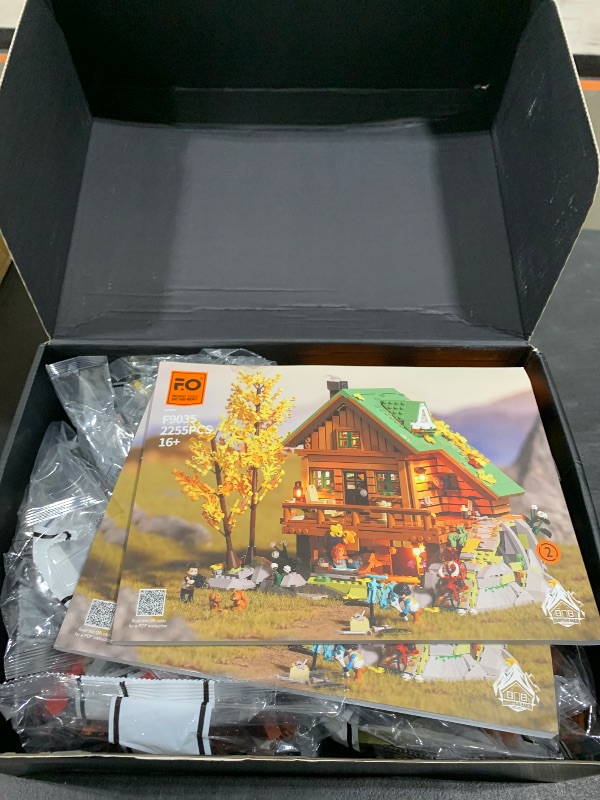 Photo 1 of FUNWHOLE Mountain-Cabin House Lighting Building-Bricks Set - Friends Mountain House and Treehouse Collection LED Light Building Set 2255 Pcs for Adults and Teen