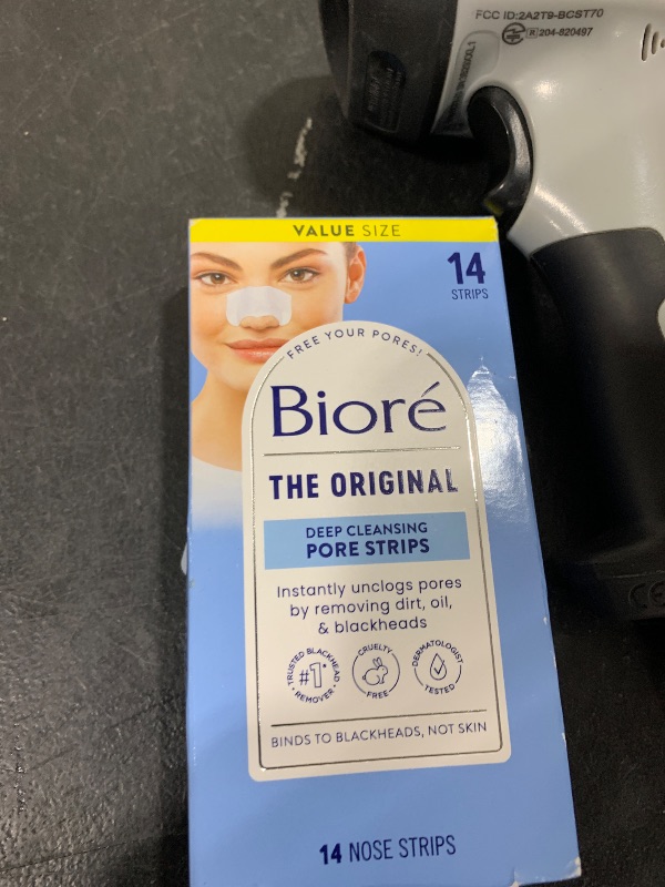 Photo 1 of Bioré Original Blackhead Remover Strips, Deep Cleansing Nose Strips With Instant Pore Unclogging, Features C-Bond Technology, Oil-Free, Non-Comedogenic Use, 14 Count