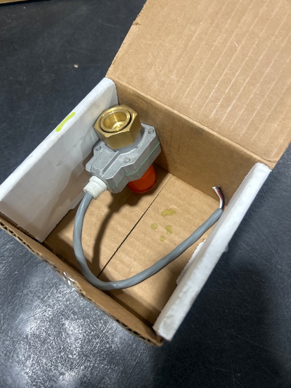 Photo 1 of Auto Meter AutoMeter Speedometer Speed Sensor Mechanical to Electric, GM & Chrysler, 7/8"-18 Thread, Hall Effect, 16 Pulse Per Rev 5291