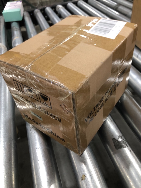 Photo 1 of LVYUAN Voltage Transformer Converter 500 Watt Step Up/Down Convert from 110-120 Volt to 220-240 Volt and from 220-240 Volt to 110-120 Volt with US Outlet, Universal Outlet, Circuit Breaker