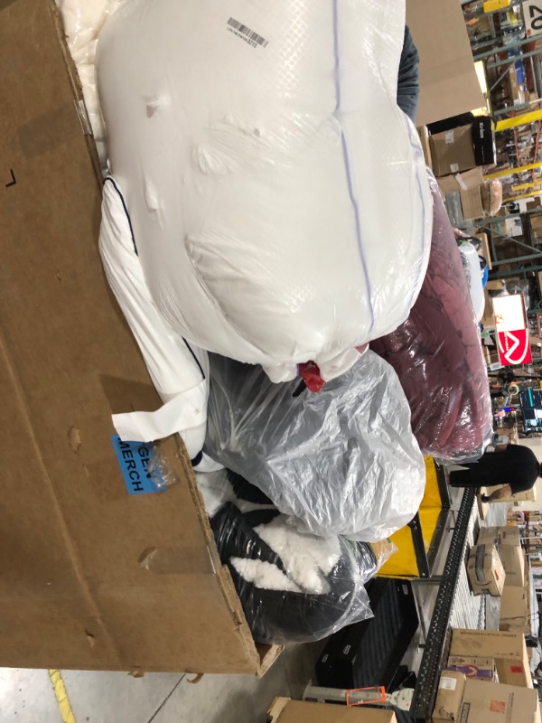 Photo 1 of HOME COMFORT ITEMS BUNDLE OF 20 