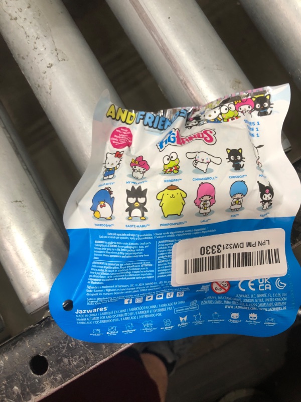 Photo 1 of FigBands Hello Kitty and Friends Multipack- 8 Series 1-2-in-1 Figure and Band - Officially Licensed Sanrio Product from Jazwares - Ages 4+