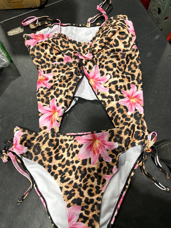 Photo 1 of MEDIUM TANKINI 
