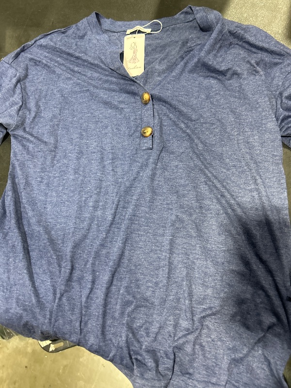 Photo 1 of WOMENS SHIRT XL