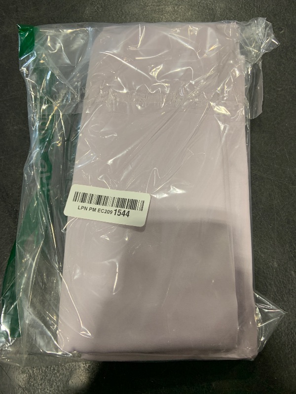 Photo 1 of 100% Cotton Queen Pillowcases Set of 2, Deep Dream 600 Thread Count Pillow Cases, 20x30 Inches, Super Soft and Breathable Envelope Closure (Lavender)