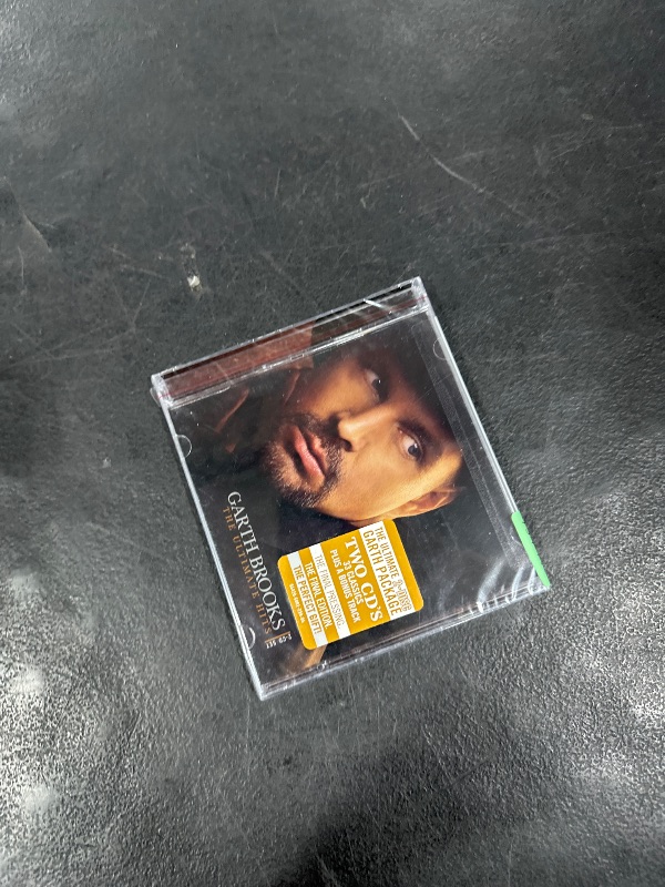 Photo 1 of Garth Brooks: The Ultimate Hits
