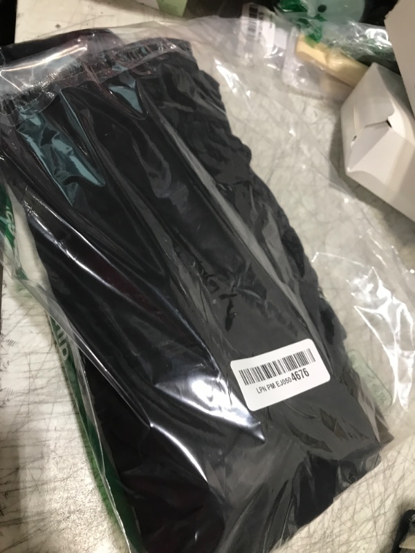 Photo 1 of Vcansion Men's Cargo Shorts Casual Cotton Multi-Pockets Elastic Waist Camo Shorts Black US 38