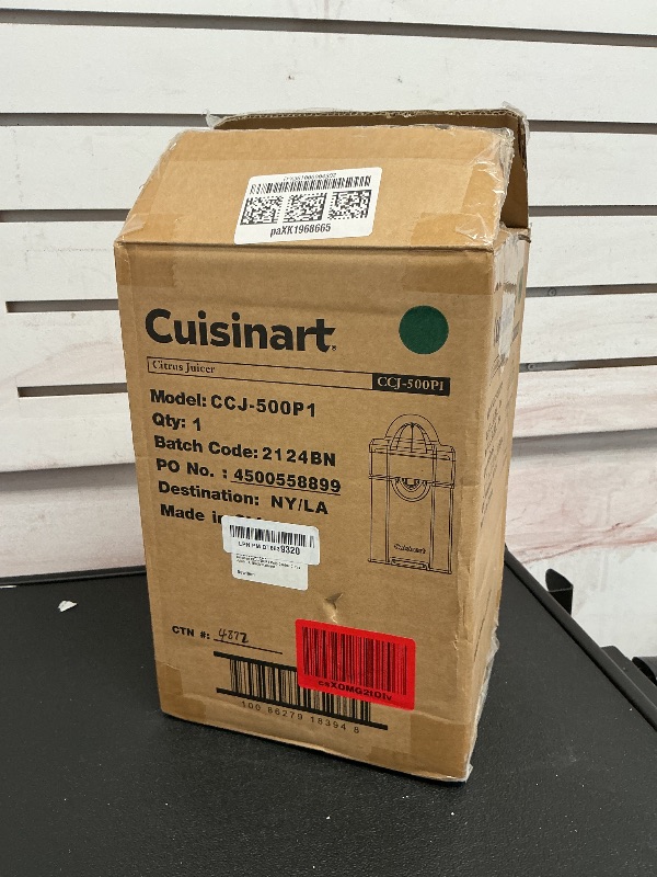 Photo 1 of Cuisinart CCJ-500P1 Pulp Control Citrus Juicer, 1, Black/Stainless