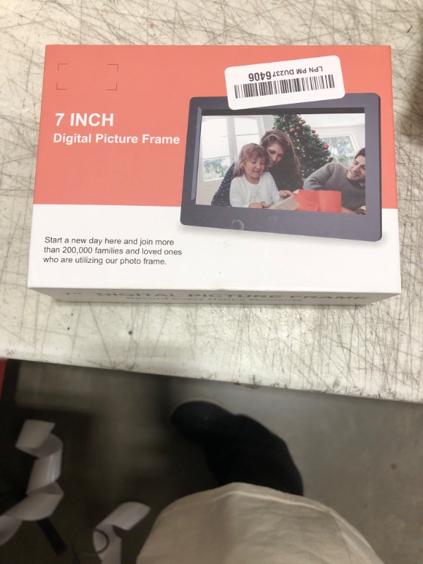 Photo 1 of PiPivision 7 Inch Digital Picture Frame, HD Display USB/SD Card Photo Frame, Wall Mountable Electronic Slideshow for Videos and Music, Auto-Play Memories from USB Drive or Memory Card