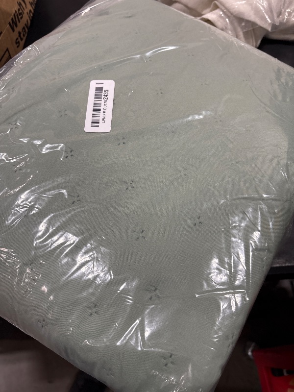 Photo 1 of Bedsure Quilts Queen Size - Ultra Soft Queen Quilt Bedding Set for Modern & Boho Bedrooms, Lightweight All-Season Comforter with 2 Pillow Shams, Sage Green Summer Bedspread Coverlet 90x96 Inch