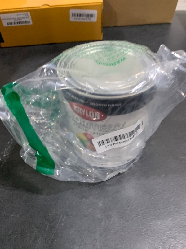 Photo 1 of 1 qt Krylon K05625007 White COLORmaxx Paint & Primer, Gloss