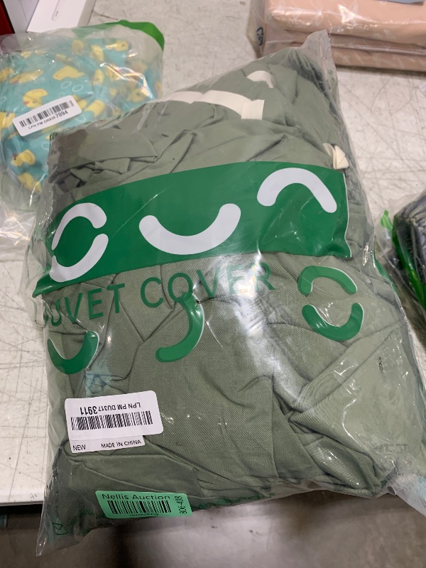 Photo 1 of JELLYMONI Green Duvet Cover King Size - 100% Washed Cotton Linen Like Textured Comforter Cover, 3 Pieces Breathable Soft Bedding Set with Zipper Closure (Green, King 104"x90")