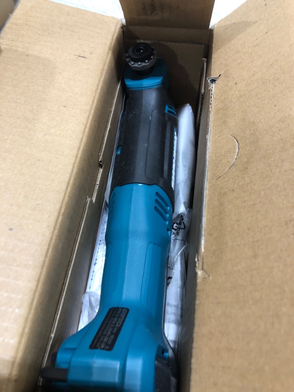 Photo 1 of Makita MT01Z 12V max CXT® Lithium-Ion Cordless Oscillating Multi-Tool, Tool Only