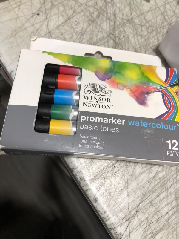 Photo 1 of Winsor & Newton ProMarker Watercolor Marker Set, 12 Count, Basic Tones
