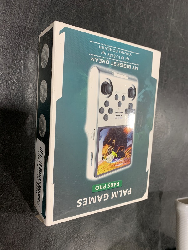 Photo 1 of 30000 Games in 1Handheld Game Console,3.5-Inch IPS Screen Retro Gaming Console,30000 Classic Games, 3800mAh,20?Mainstream Emulator,Built-in 256G TF Card