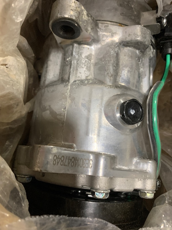 Photo 4 of Denso 471-1691 A/C Compressor