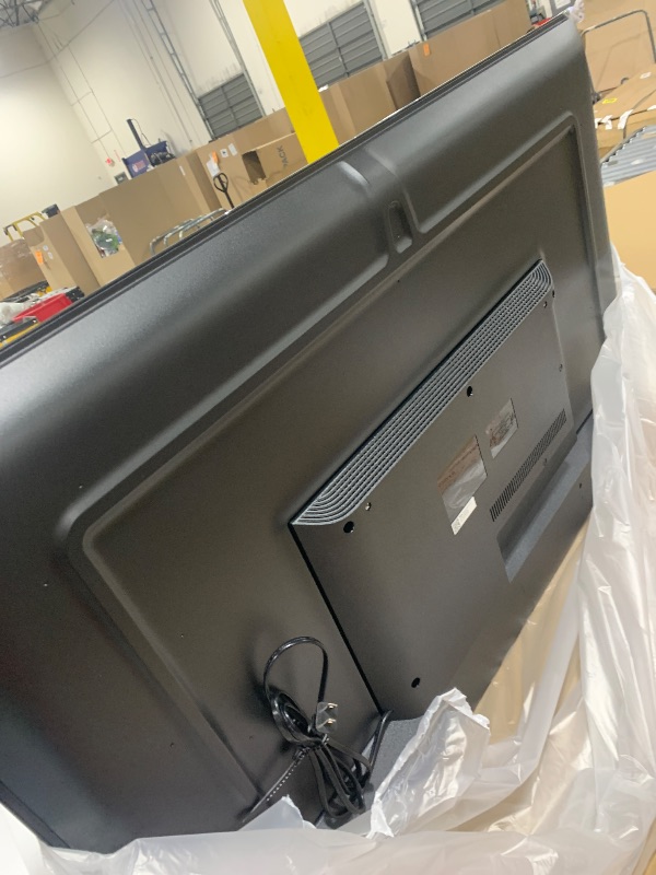 Photo 1 of 50" Class Select Series 4K Smart RokuTV