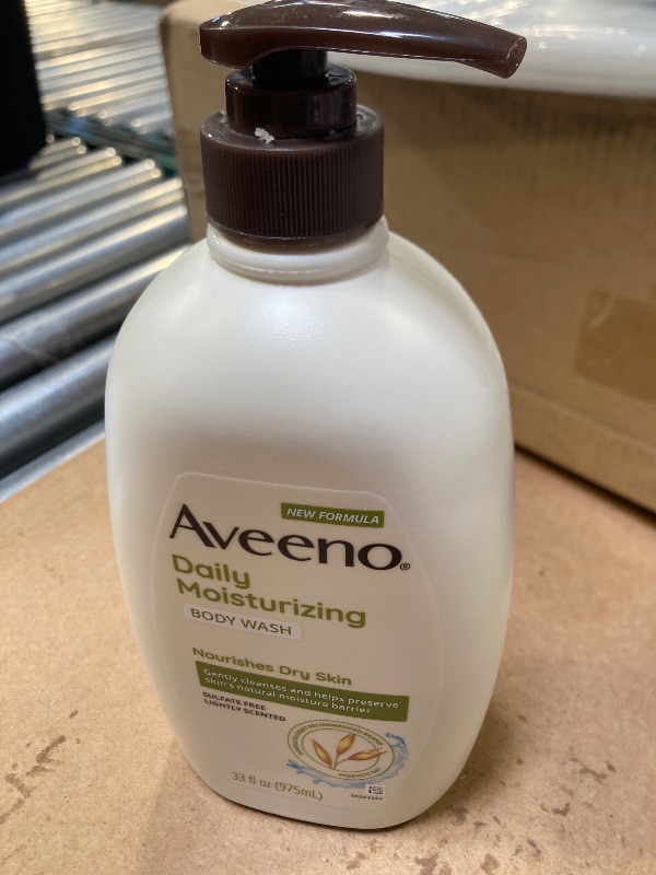 Photo 1 of Aveeno Daily Moisturizing Body Wash for Dry Skin with Soothing Oat, Creamy Shower Cleanser, Gentle, Soap-Free and Dye-Free, Lightly Scented, 33 FL OZ